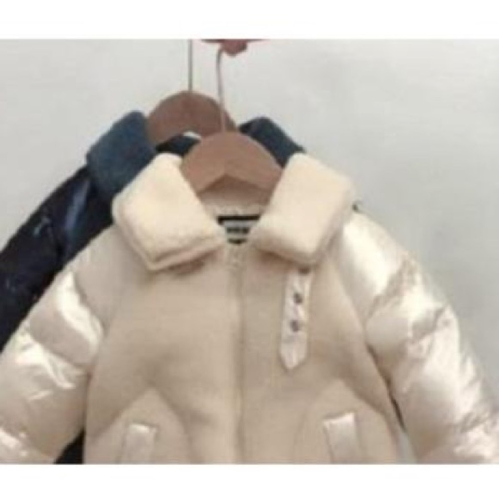 White/cream puffer jacket